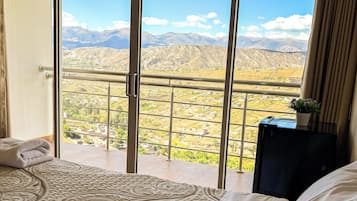 Comfort Room, Balcony, Valley View | Desk, laptop workspace