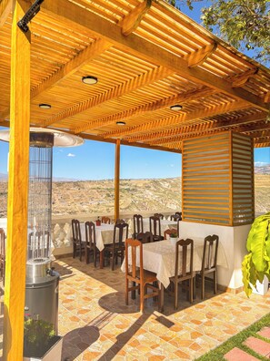Restaurant - Hotel Umaru (Andres Avelino Caceres Dorregaray)