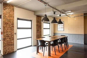 Coin salon dans le hall
