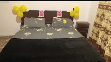 客房内保险箱、笔记本电脑工作区、遮光窗帘、隔音