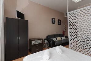 1 chambre, fer et planche à repasser, Wi-Fi, draps fournis