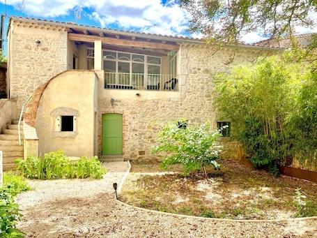 Exterior. La terrasse cévenole – Near Anduze & the Cévennes