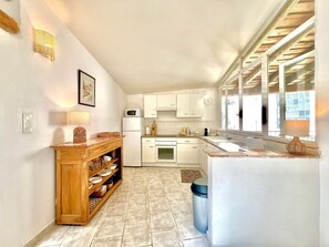 Frigorifero, microonde, forno, lavastoviglie
