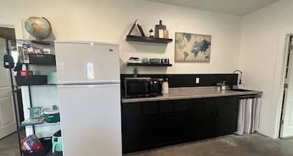 Lovely 2-bedroom apartment with mountain views in Anaconda