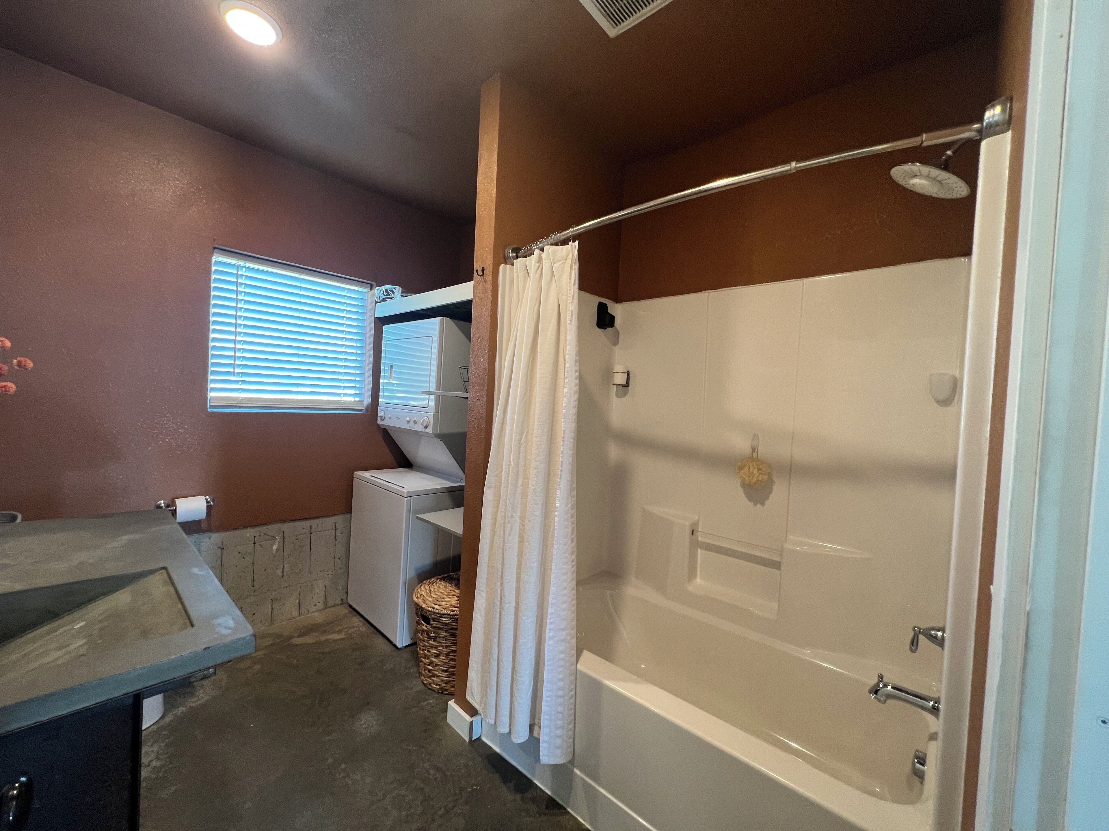 Hårtørrer, håndklæder, Sæbe, Toiletpapir