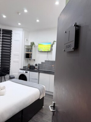1 chambre, fer et planche à repasser, Wi-Fi, draps fournis
