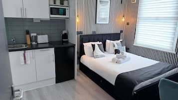 1 chambre, fer et planche Ă repasser, Wi-Fi, draps fournis