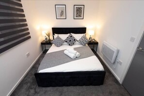 3 habitaciones, tabla de planchar con plancha, cuna de viaje y wifi 