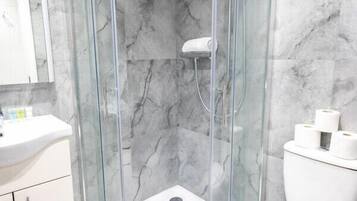 Hårtørrer, håndklæder