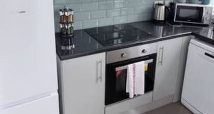 Urban Oasis l 3-Bed Gem in Watford Town Center