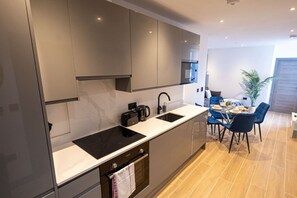 Fridge, microwave, oven, stovetop