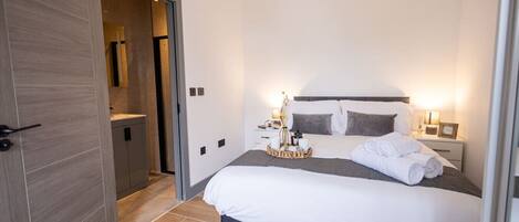 2 chambres, fer et planche à repasser, lit parapluie, Wi-Fi