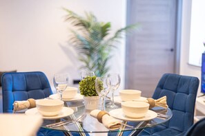 Dining - Avenir Court Flat 5 (Finchley) (Greater London)