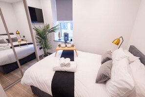 2 bedrooms, iron/ironing board, travel crib, free WiFi - Avenir Court Flat 6 (Finchley) (Greater London)
