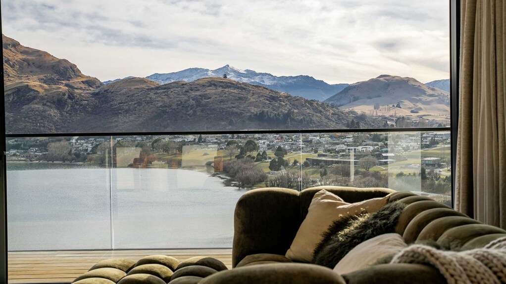 Northview Residence Is A Modern & Sophisticated Home Nestled In The Exclusive Kelvin Heights. - 퀸스타운