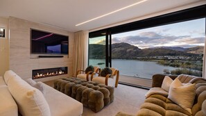 Smart TV, fireplace, table tennis