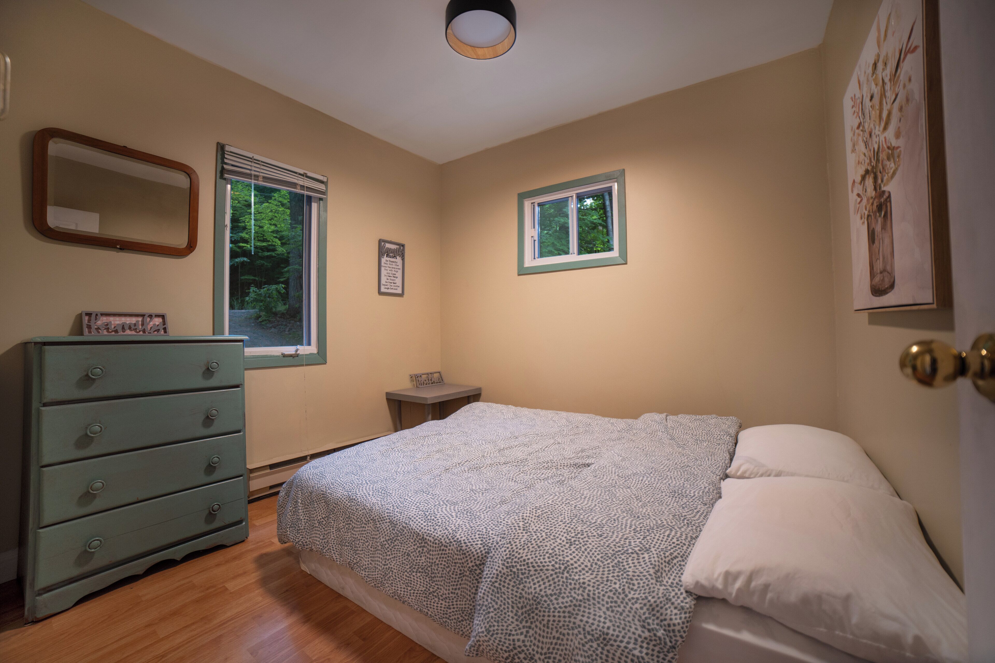 3 bedrooms, WiFi, bed sheets