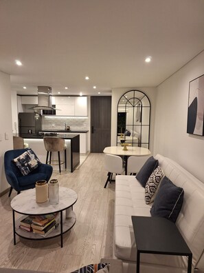 Smart TV, books - Cozy Modern Flat : Fast WiFi : Prime Bogota Area (Bogotá)