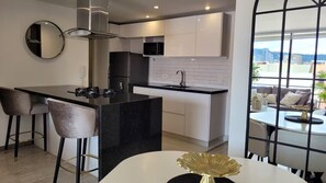 Microwave, oven