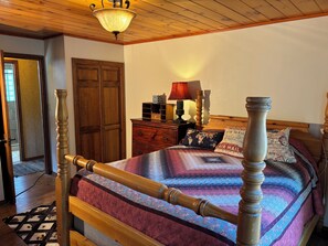 3 habitaciones, escritorio, wifi gratis y ropa de cama