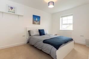 4 bedrooms, Internet, bed sheets