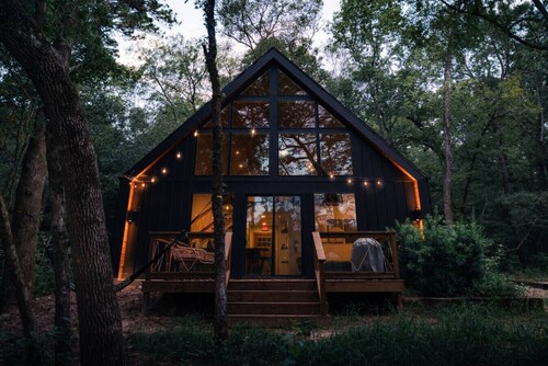 #3 Blue Jay at Lost Forest Cabins