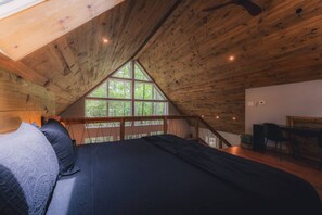 デスク、WiFi、ベッドシーツ