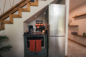 Réfrigérateur, micro-ondes, four, cafetière/bouilloire