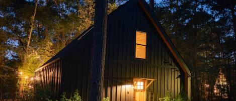 المنشأة من الخارج