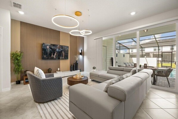 TV - 5 Bedrooms/ 4.5 Bathrooms/ Windsor Cay (16146 CC) (Clermont)