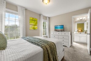 5 bedrooms, iron/ironing board, WiFi, bed sheets