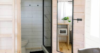 The Firehouse Loft - Sleeps 4