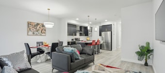 Bright & Spacious 3-Bed, 2.5-Bath Home – Family Friendly
