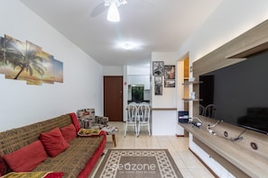Basic Apartment | Living area