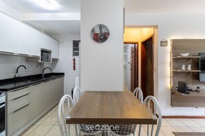 Basic Apartment | Private kitchen