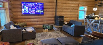 Charming cabin with AC on Diamond Lake