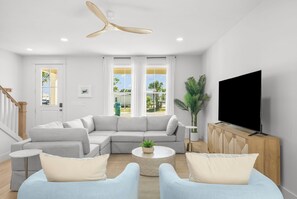 Smart-TV, Tischfußball, Bücher