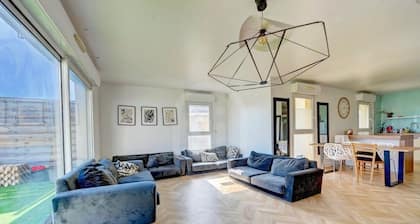 Appartement toit terrasse 120m2 Duplex idéalement situé proche centre et Plages