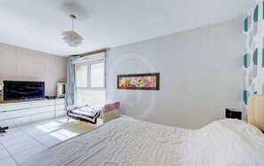 3 عدّة غرف نوم وواي فاي مجانًا وملاءات أسرّة