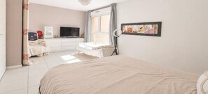 3 bedrooms, free WiFi, bed sheets