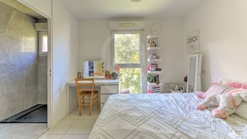 3 bedrooms, free WiFi, bed sheets