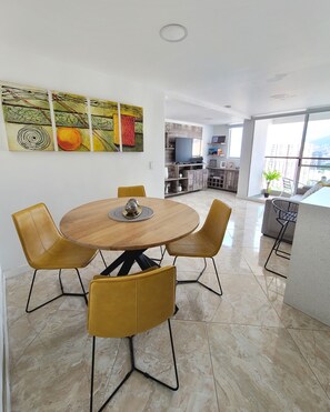 Dining - Modern High-Rise 2/2 Apartment with City View. (Sabaneta)