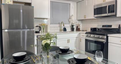Full entire cozy home + Free Wi-Fi + Free parking + Central area
