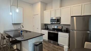 Oven, stovetop, dishwasher, coffee/tea maker