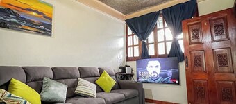 Recently renovated 4 bedroom house San Salvador