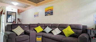 Recently renovated 4 bedroom house San Salvador