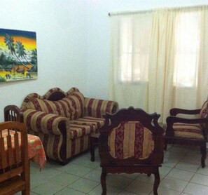 Living area - Residencial Estephany - One-Bedroom Apartment 6 (Sosúa)