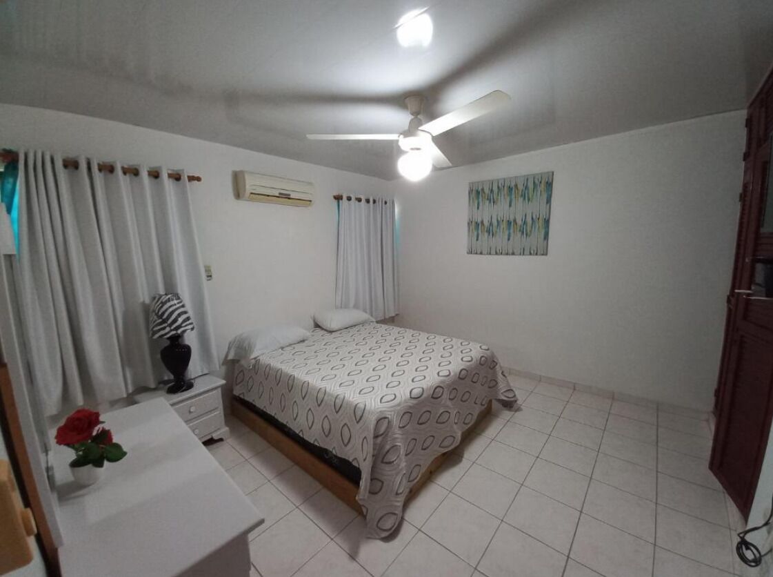 1 bedroom, desk, WiFi, bed sheets