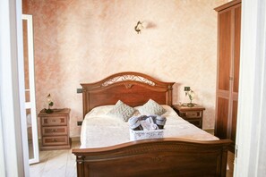 2 Schlafzimmer, Schreibtisch, WLAN, Bettwäsche