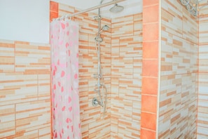 Hair dryer, towels